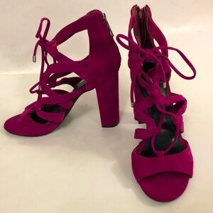 BCBGeneration 7M/37 Heel Sandal Pink Fuchsia Suede Lace up Zipper back Excellent